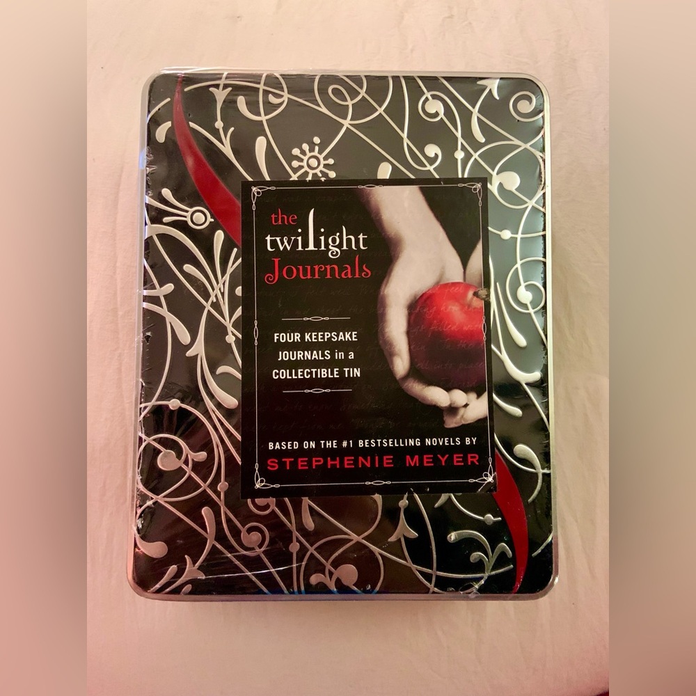 The Twilight Journals Collectible Tin